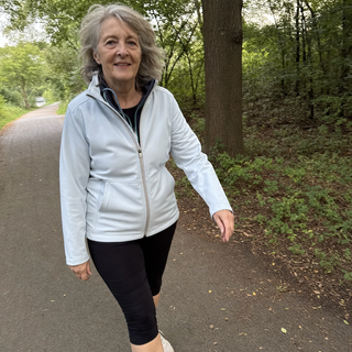 Sandra, 64