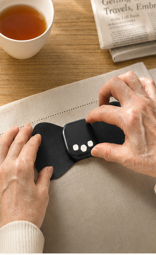 Clipping the device onto the pad
